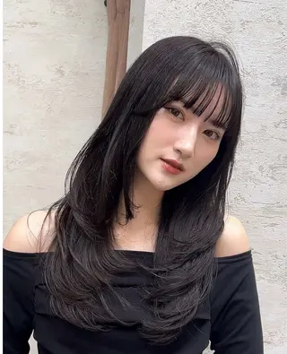 ロング ブリーチなしカラー ダブルカラーエクステのヘアスタイル