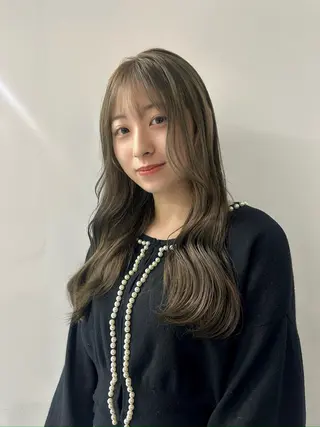 ロング 岩元 愛美のヘアスタイル