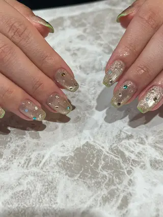 ネイル 脇坂 千晶のネイルデザイン