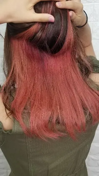 セミロング 高口 雅のヘアスタイル