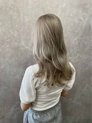 カラー Maison Toi 山﨑 麻生のヘアスタイル