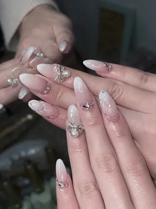 ネイル さゆり￤推しキャラ ￤ロングネイル🩷のネイルデザイン