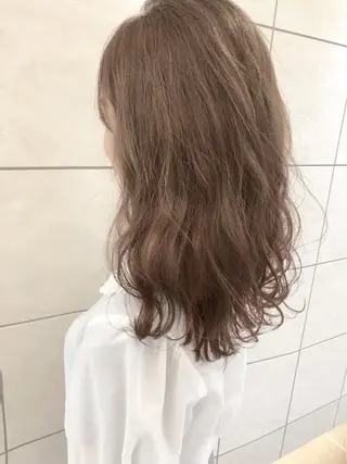 セミロング 髪質改善　縮毛の達人 矢井由真のヘアスタイル
