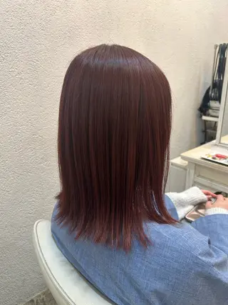 ミディアム 小磯 維織のヘアスタイル