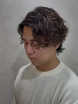 ミディアム パーマ メンズ ツイスパ/波巻き 鈴木教介👯‍♀️のヘアスタイル
