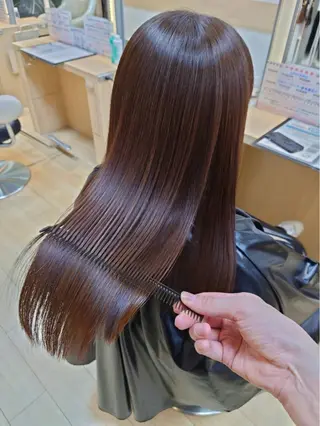 ロング カラー 小島 萌のヘアスタイル