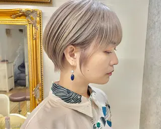 ショート カラー 及川 光のヘアスタイル