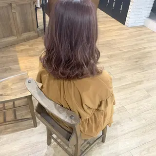 ミディアム いけだ　ひかり ハイライトくびれヘアのヘアスタイル