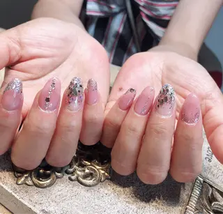 ミディアム めぐみのネイルサロン スタッフ練習のネイルデザイン