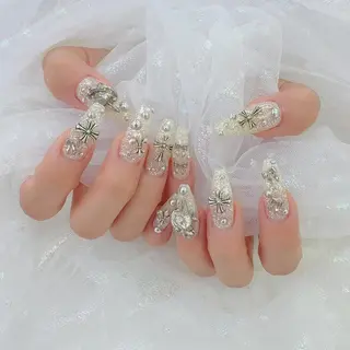 ミディアム れな 🌟のネイルデザイン