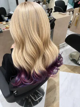 ロング 🩶ハイトーン🖤 URARAのヘアスタイル