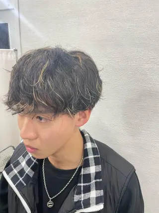 ショート カラー パーマ メンズ チバ ヒロトのヘアスタイル