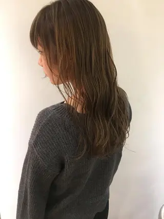 セミロング 透明感/レイヤー🎀 春カラー/エリコ🌈のヘアスタイル