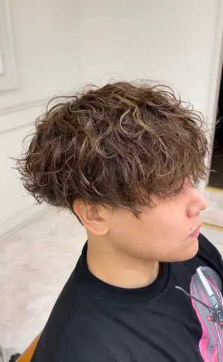 ショート パーマ メンズ 波巻きスパイラル 近藤剛　浦和のヘアスタイル