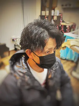 ショート パーマ メンズ 二本木 秀成のヘアスタイル