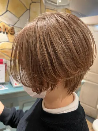ショート カラー レイヤー×艶髪特化 マネージャー安藤光司のヘアスタイル