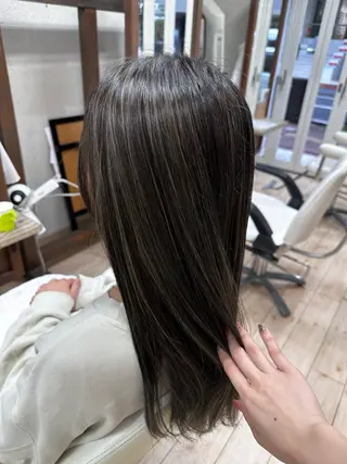 ロング カラー 阿部 美咲のヘアスタイル
