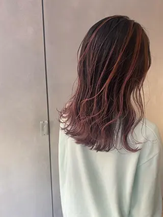 セミロング カラー nishido ハイライト/パーマのヘアスタイル