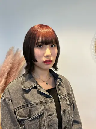 ミディアム カラー yuika .のヘアスタイル