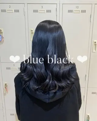 セミロング カラー 𝐲𝐮𝐮𝐦𝐢 エクステ/ 艶カラーのヘアスタイル