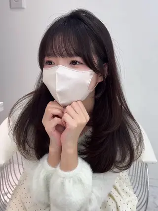 セミロング Lond  Emi 艶髪モテヘアのヘアスタイル