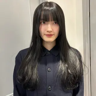 ロング 盛れる透明感カラー・ momokaのヘアスタイル