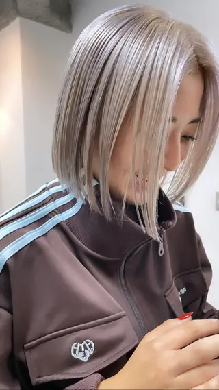 ショート Rico / bob/グレージュのヘアスタイル