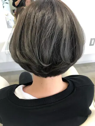 ショート カラー 宮崎 睦のヘアスタイル