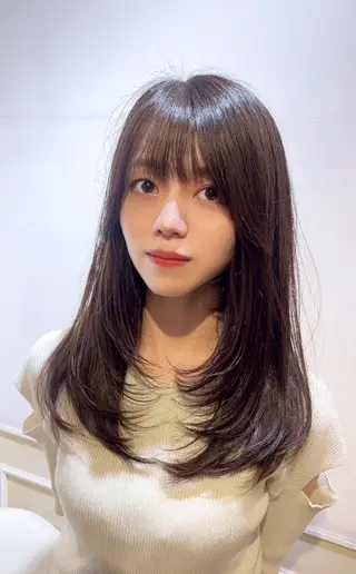 セミロング カラー レイヤー×艶髪特化 マネージャー安藤光司のヘアスタイル