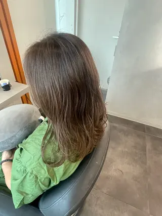 セミロング いとう このみのヘアスタイル