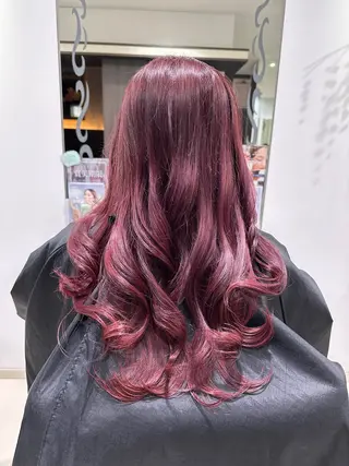ミディアム レイヤー 艶々カラーのヘアスタイル
