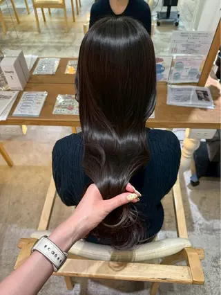ロング アシダ ユリのヘアスタイル