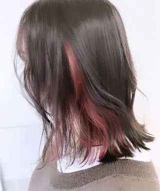 ミディアム カラー サキ🤍ハイトーン 🩰くびれ巻きヘアのヘアスタイル