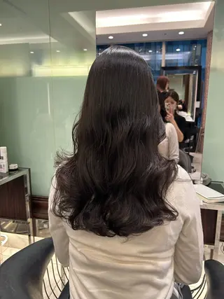 セミロング パーマ 韓国っぽ透け感カラー マンツーマン🫧なおのヘアスタイル