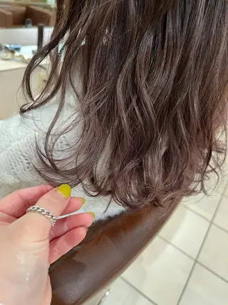 セミロング ハイトーンカラー🩵 耳ツボジュエリー👂のその他イメージ