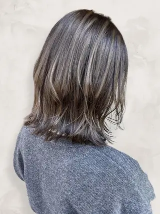 ミディアム カラー グレージュ×レイヤー 藤生 和宏のヘアスタイル