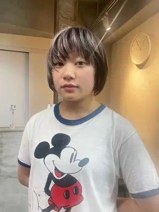 ショート カラー mio /ハイトーンのヘアスタイル