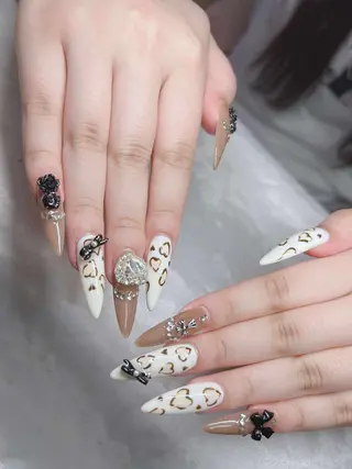 ネイル Lee Nailsのネイルデザイン