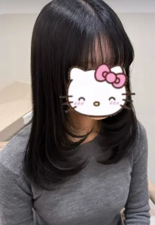 セミロング SALOWIN MITO所属・nana /ベージュ / 透明感カラーのヘアスタイル