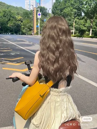 ロング 艶髪ハイトーンカラー 渋谷🎀ririkaのヘアスタイル