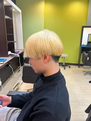 ショート カラー メンズ ハイトーン／パーマ 特化平田のヘアスタイル