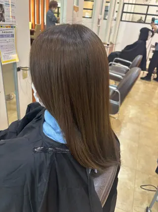 ミディアム カラー 尾崎 優花のヘアスタイル
