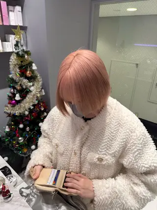 ミディアム カラー ハイトーンレイヤー 顔まわりSOTAのヘアスタイル