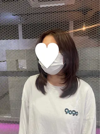 ミディアム カラー 手塚 由佳のヘアスタイル