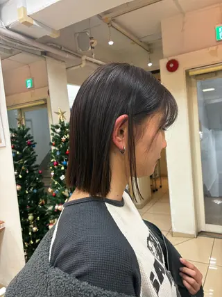 カラー トミオカ ノアのヘアスタイル