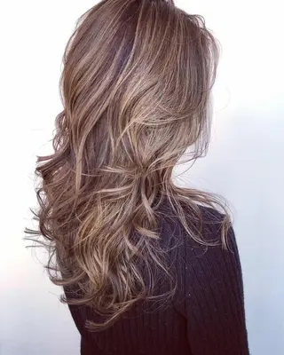セミロング デザインカラーウルフ 宙也のヘアスタイル