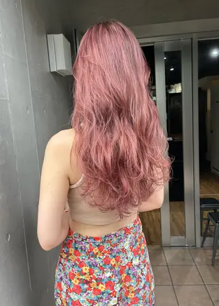 ロング カラー ヘアアレンジ ミルクティーベージュ ブリーチ 店長 清水のヘアスタイル