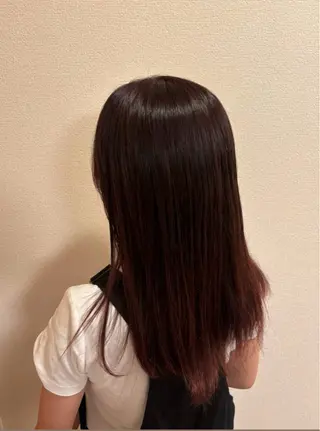 セミロング カラー ルプラボウ　岡田 莉音のヘアスタイル