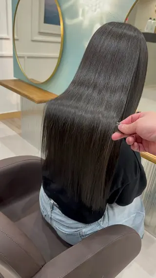 ロング カラー カワカミ ユウダイのヘアスタイル