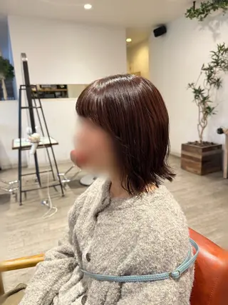 ミディアム 岡田 真弥のヘアスタイル